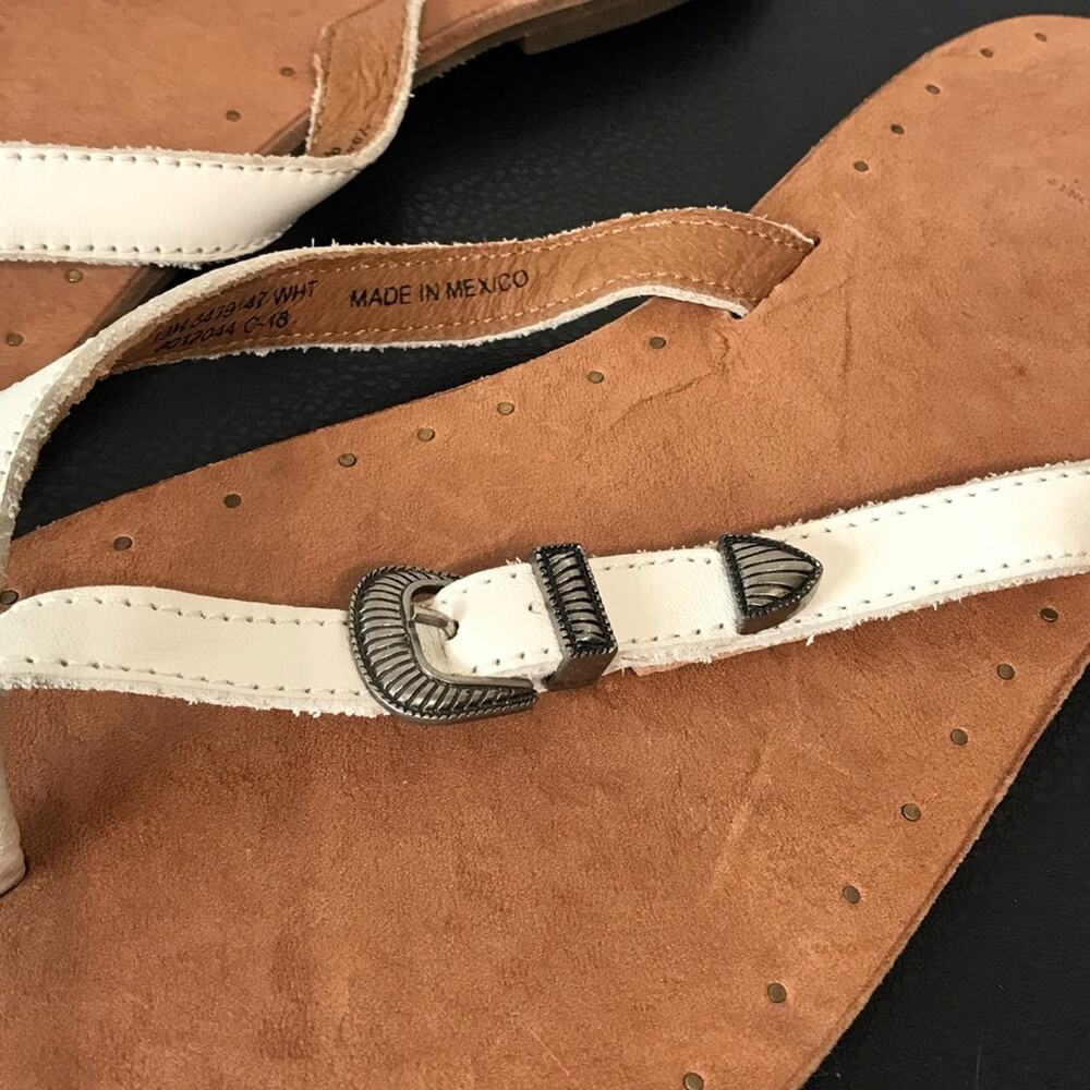 Frye Ally Western White Leather Tipped Buckle Cowgirl Flip Flops Sandals 10 - Picture 9 of 15